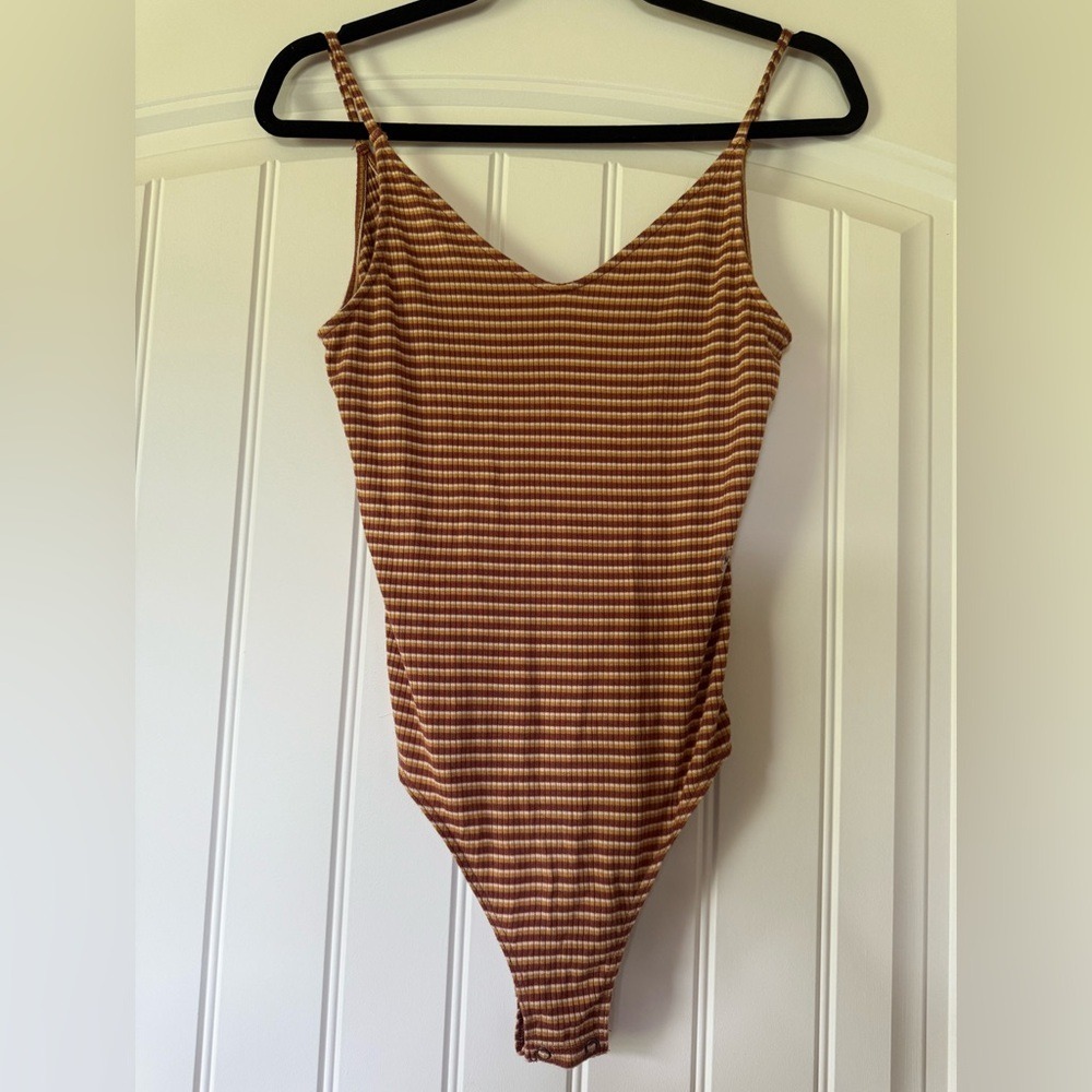 American Eagle Outfitters Ribbed‎ Striped V Neck Spaghetti Strap Bodysuit M